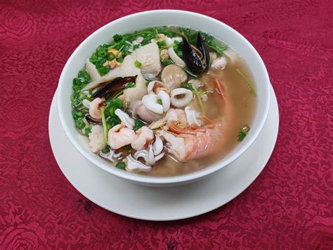  Dalian Seafood Stew: Czy ten aromatyczny i pikantny specjał z Dalianu podbije Twoje kubki smakowe?