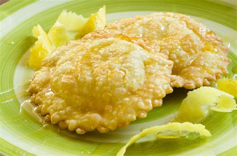  Seadas z serem pecorino - Chrupiące złoto Sardinii w kremowej morskiej opowieści!